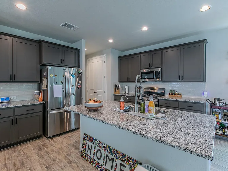 173 Riverhill Dr — Photo 5