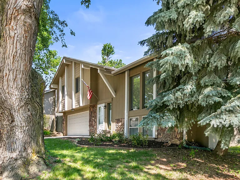 12728 Corby St — Photo 14