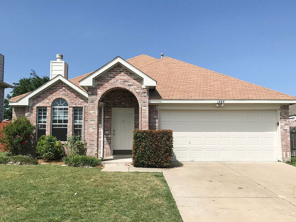 1st image of 1365 Honeysuckle Ln
