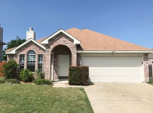 1365 Honeysuckle Ln, Lewisville, TX 75077