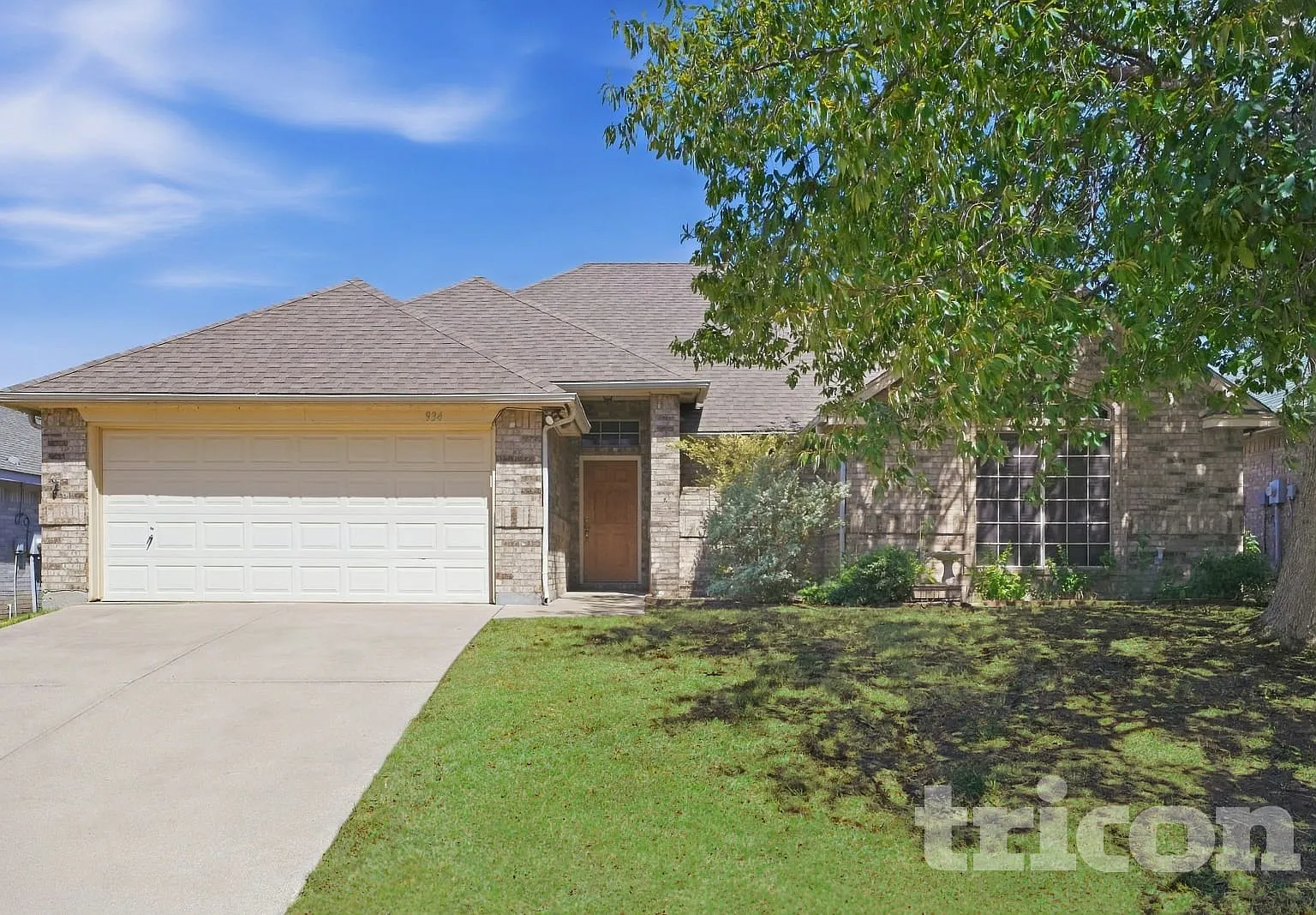 934 Benjamin Dr Burleson TX — Photo 1