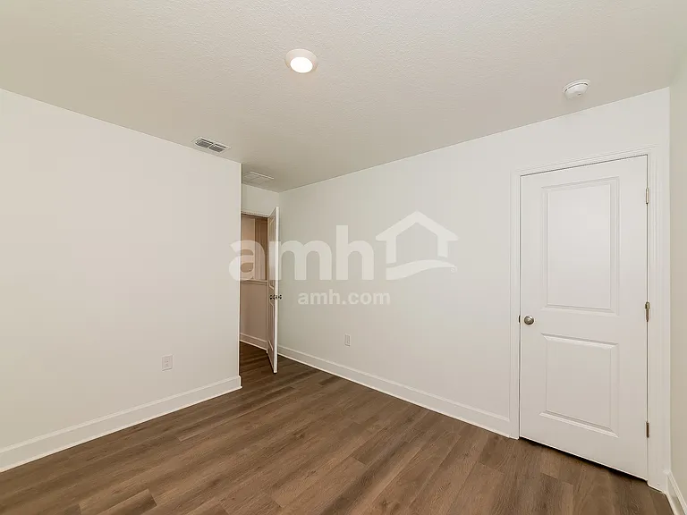 3320 Muscatine Ave — Photo 19
