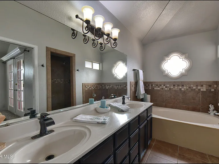 1909 Polly Harris Dr — Photo 28
