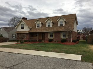 42 Lovejoy Ln, Huntington, WV
