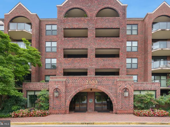 2100 Langston Blvd APT 418, Arlington, VA 22201