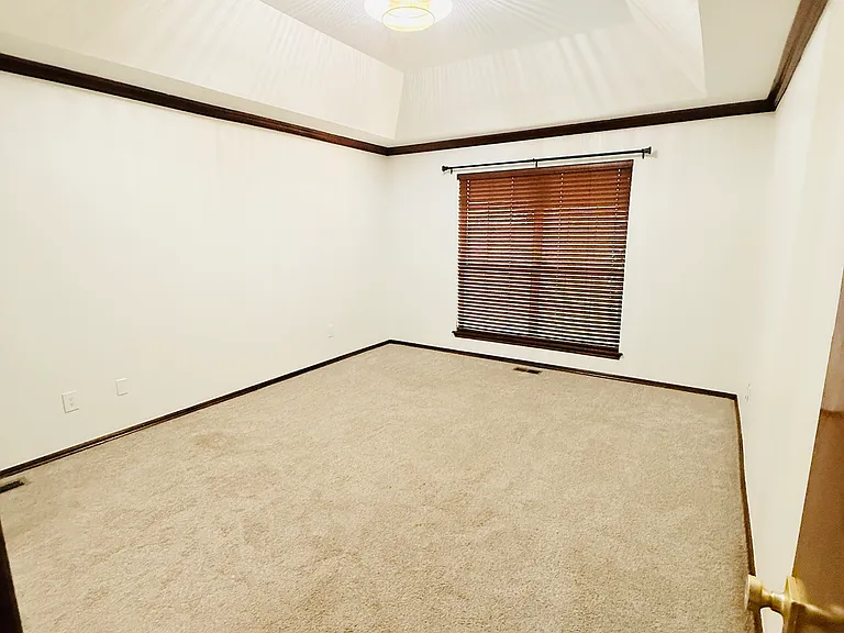 1817 Victoria Dr — Photo 12