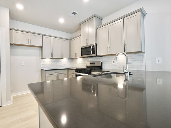 5th image of 2188 Holmesburg Pvt Cir
