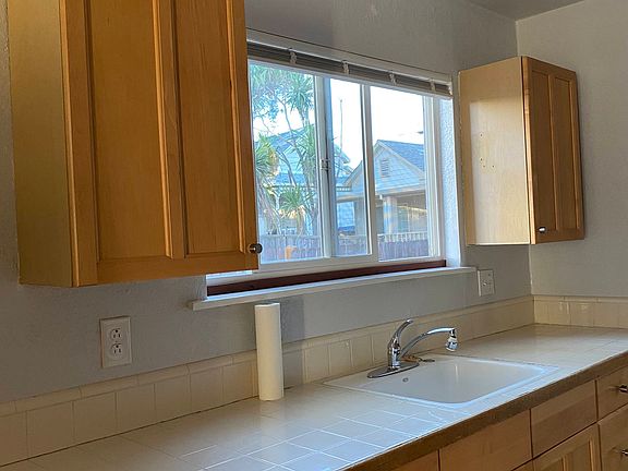 4th image of 836 Pennsylvania St #836