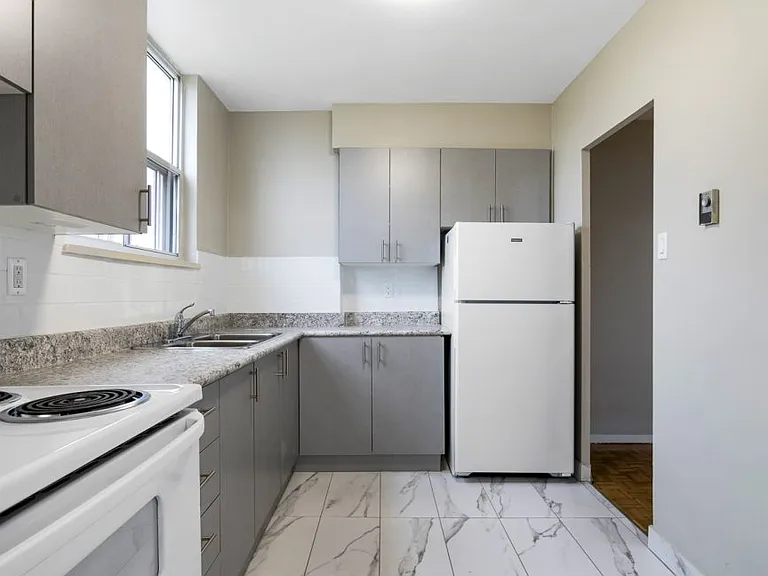 2250 Kennedy Rd — Photo 1