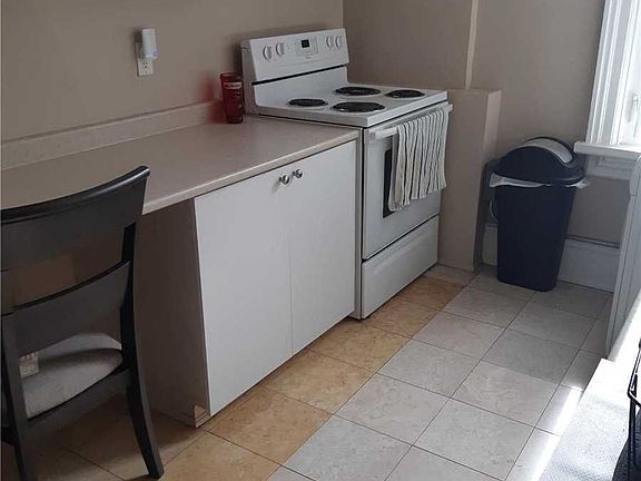 4th image of 50 Queen St N #A