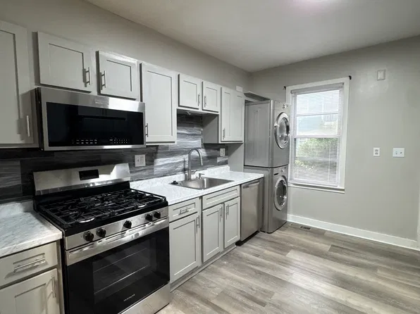 39 Oakwood St APT 1, Boston, MA 02124