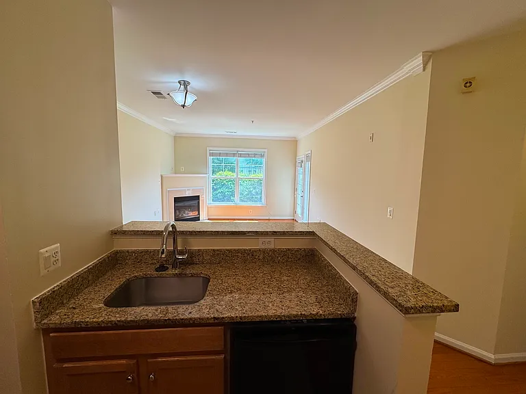 3810 Lightfoot St #109 — Photo 4