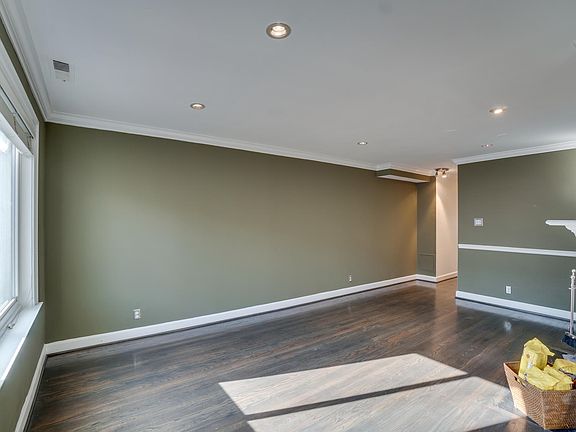 1st floor -- Living room