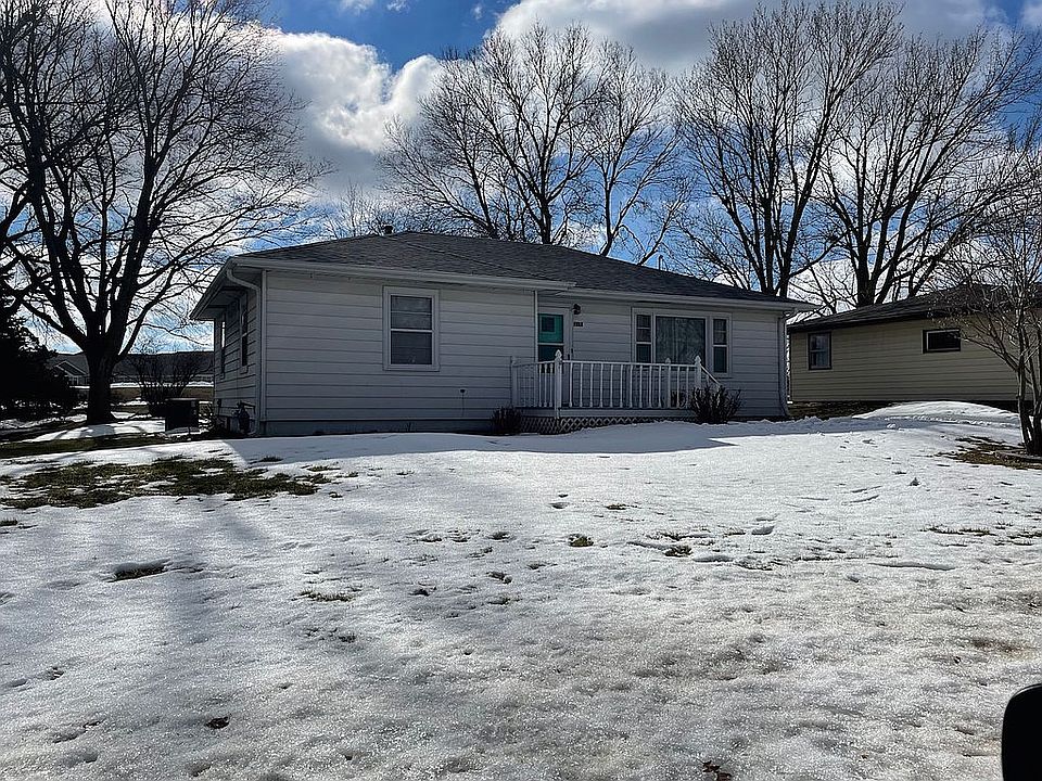 217 W South St, Exira, IA 50076 Zillow