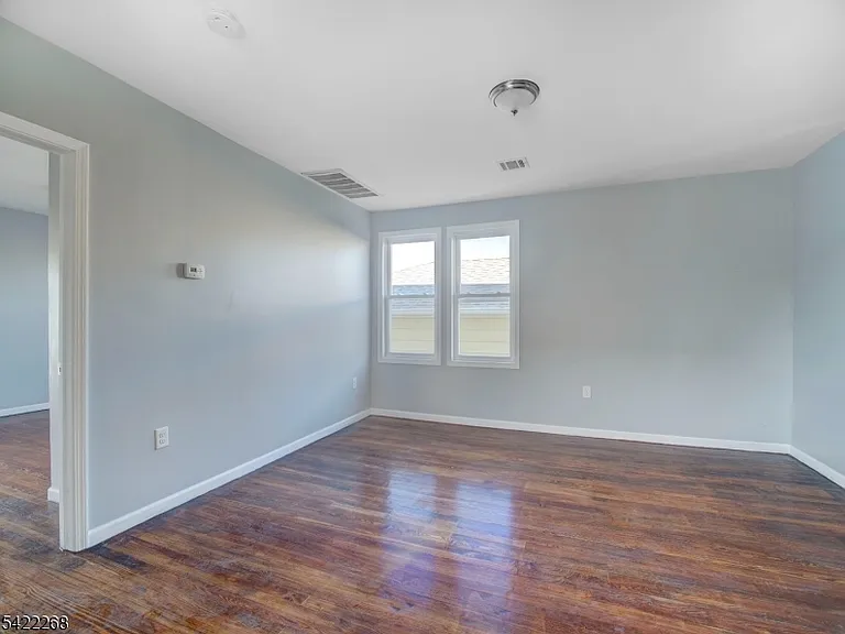 156 Crystal St — Photo 3
