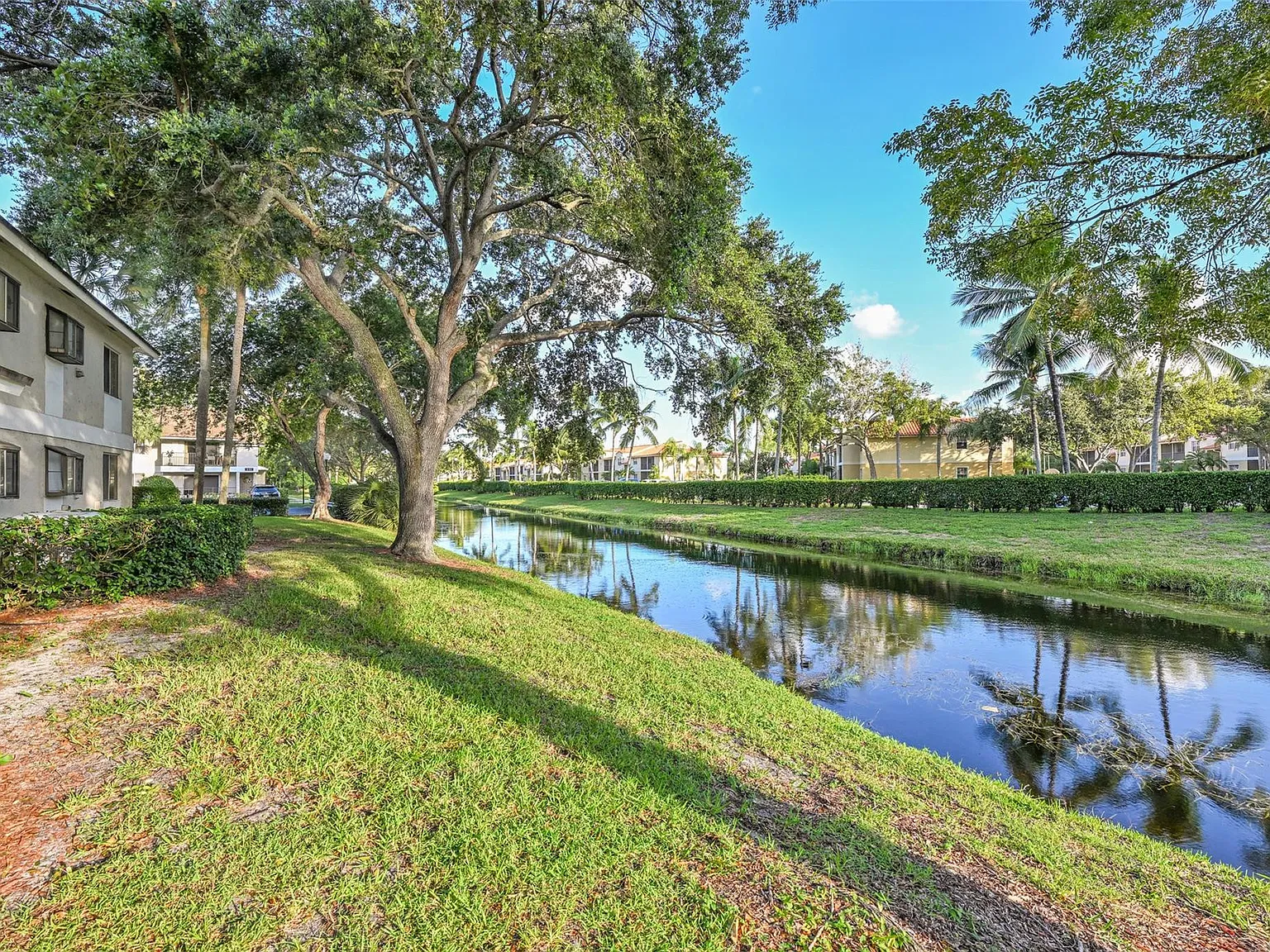 109 Gardens Dr — Photo 4