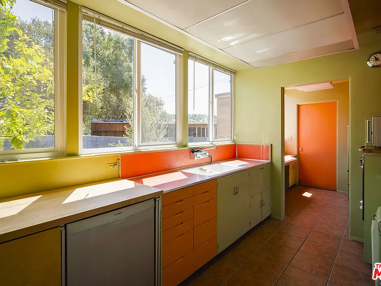541 Suncourt Ter — Photo 13