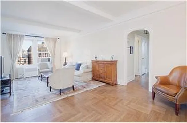 Sold by Ostrov Realty Group | media 15