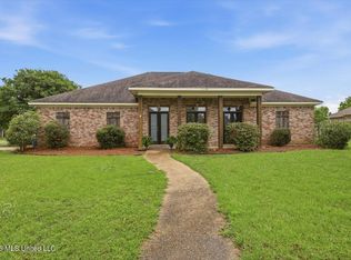 101 Glenrose Ct, Canton, MS 39046