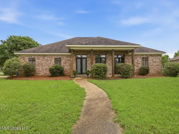 101 Glenrose Ct, Canton, MS 39046