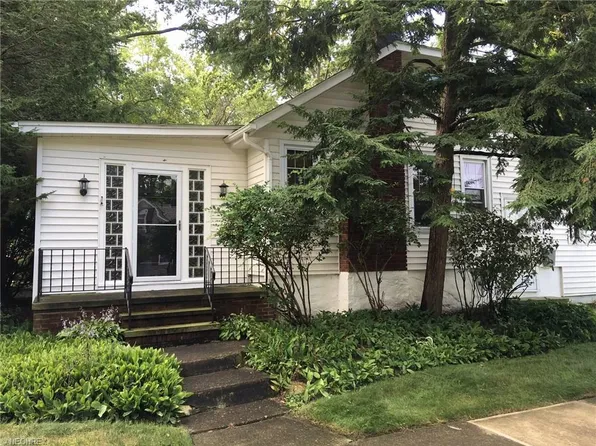 504 Elmwood Rd, Bay Village, OH 44140
