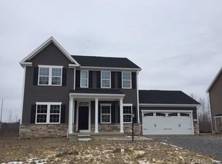 6450 Erica Trl, Victor, NY 14564