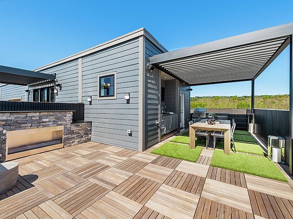 Outdoor living on your rooftop deck