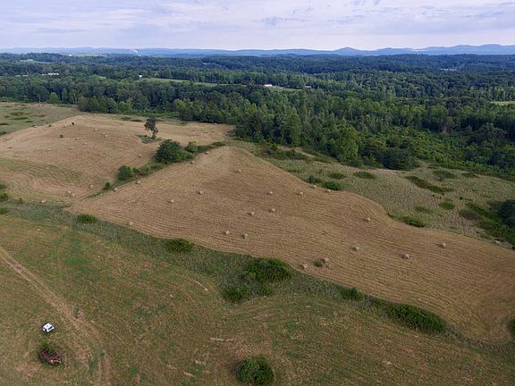 2nd image of 1147 Paw Paw Plains Rd