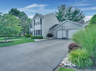 16 Shadow Ridge Ct, Howell, NJ 07731