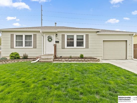 7327 S 72nd Ave, La Vista, NE 68128