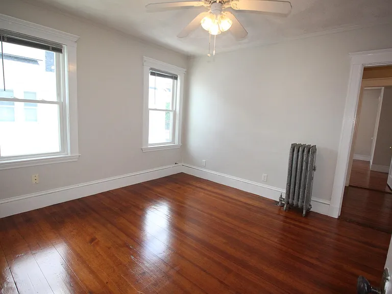 63 Foster St — Photo 9
