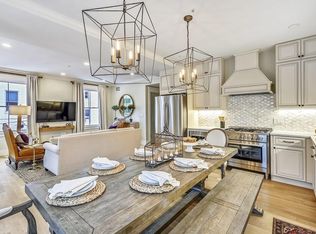 89 Forest Hills St APT 2, Jamaica Plain, MA 02130