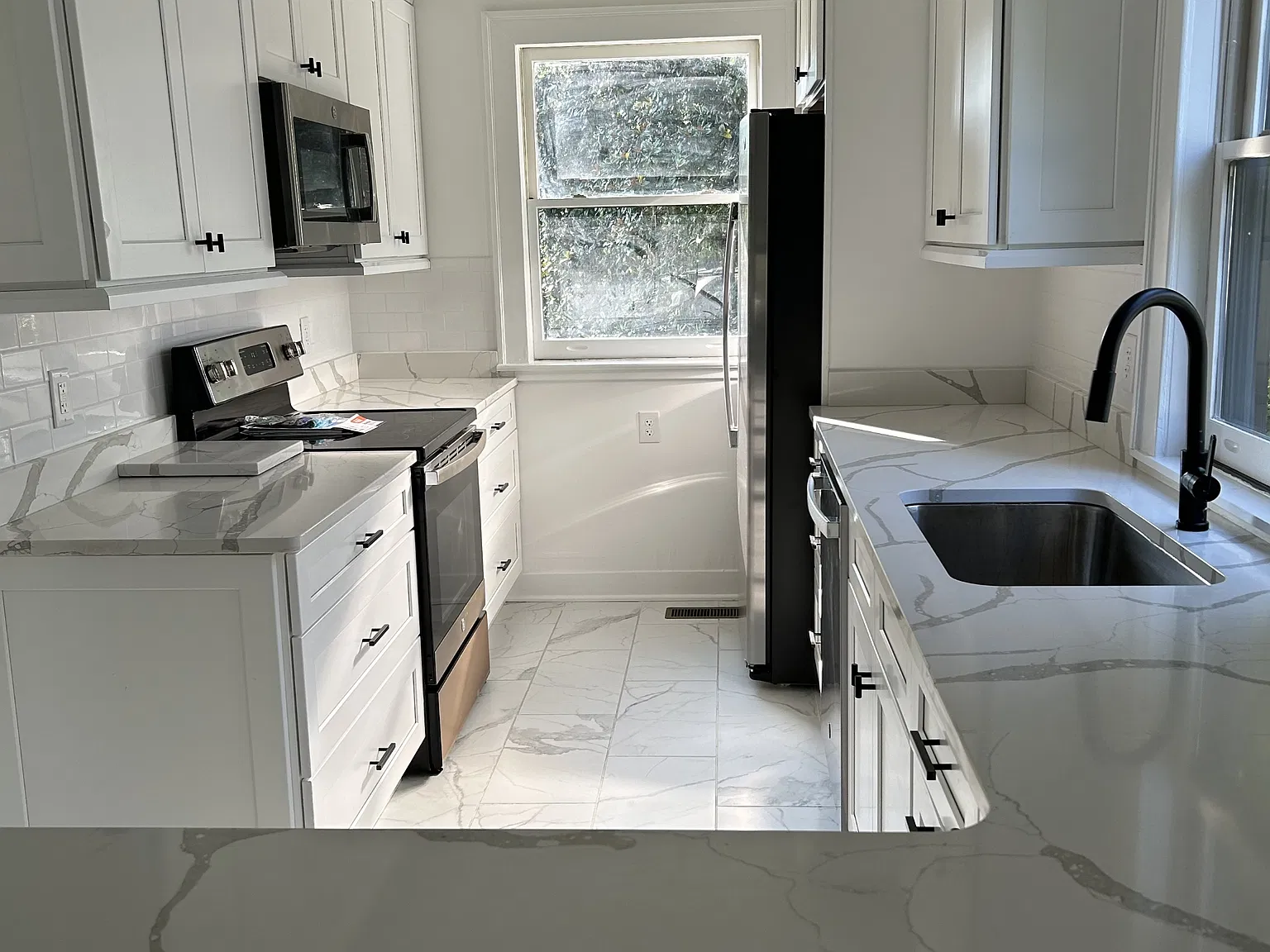 716 Riverside Dr — Photo 4