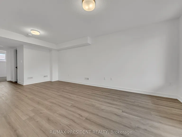 940 David St N #81 — Photo 8