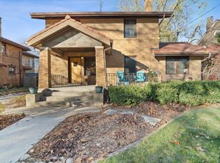 1904 E Oakland Ave, Bloomington, IL 61701