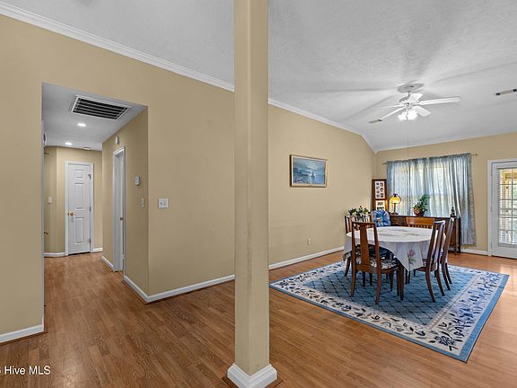 5th image of 1479 Lakeview Drive