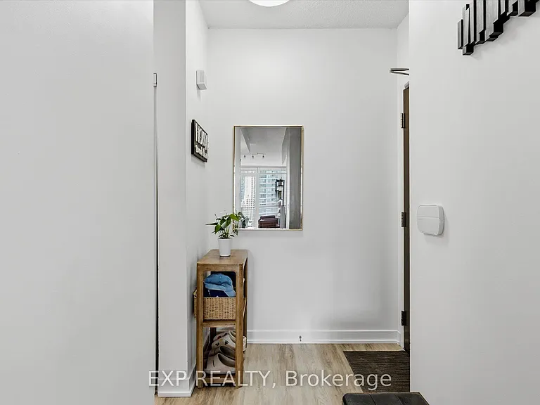 38 Dan Leckie Way #2103 — Photo 32