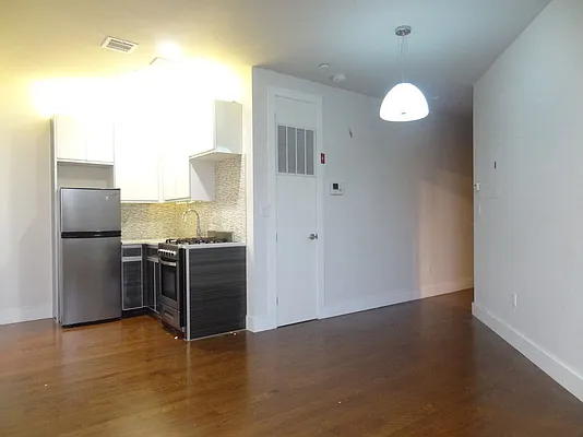 Rented by Miron Realty Group | media 26