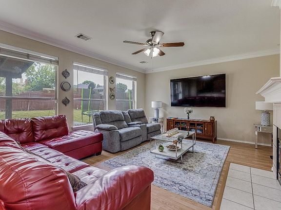 3rd image of 3926 Rolling Oaks Dr