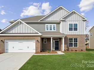 219 E Warfield Dr, Mooresville, NC 28115