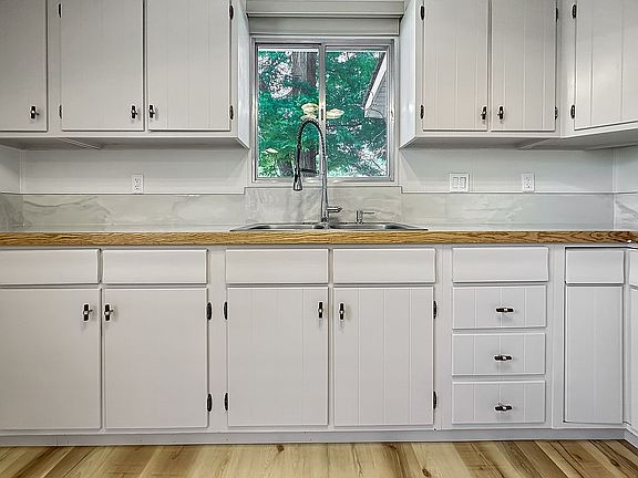 4th image of 120 Dorris Ave