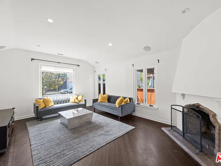 1542 S Canfield Ave — Photo 3