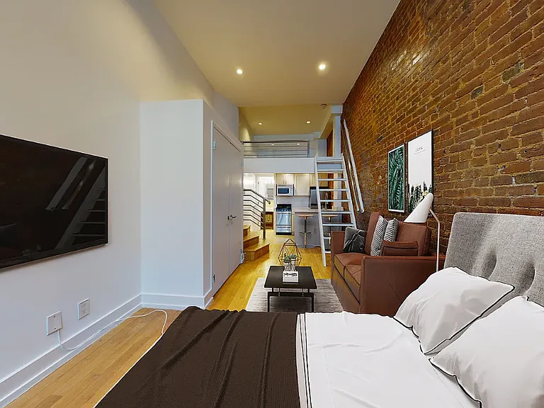 218 E 84th St #1A — Photo 3