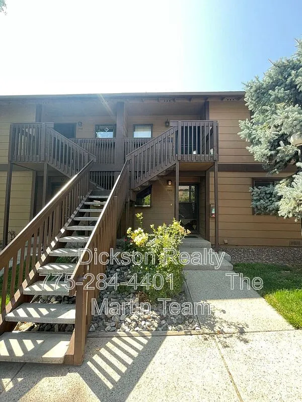 2 bed, 2.0 bath, 891 sqft, $1,745 — Photo 2