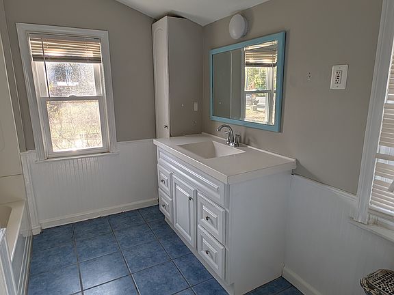 3rd image of 304 Silver St #2