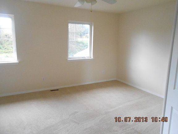 4th image of 13207 85th Ave E