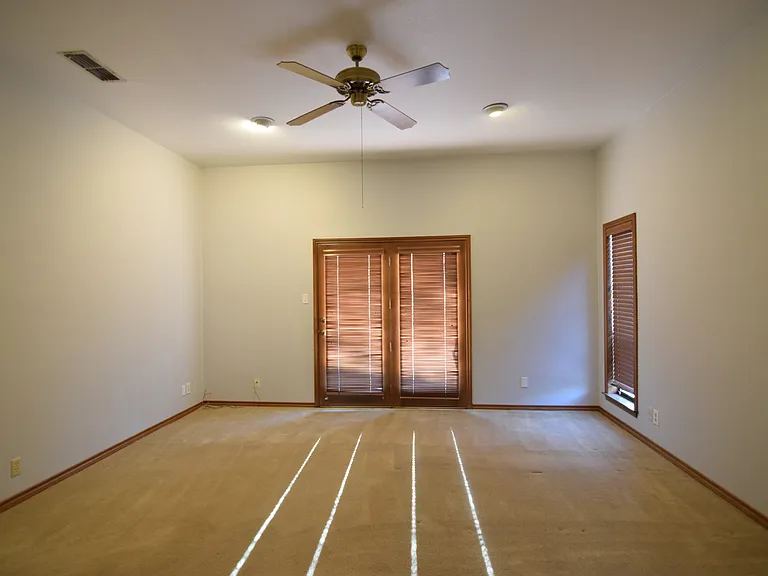 605 Pecos Trl — Photo 17