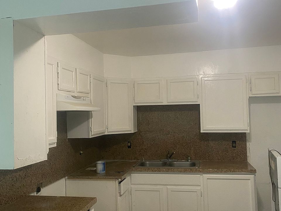 1st image of 5324 E Miller Ave