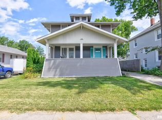 715 W Market St, Taylorville, IL 62568