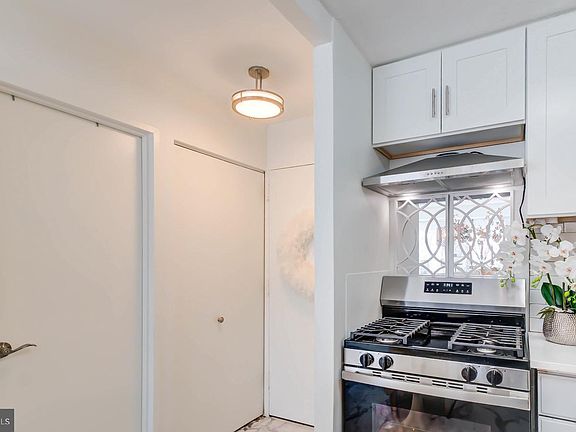 4th image of 700 7th St SW APT 313